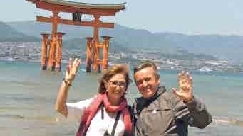 El Gabriel amb la seva esposa Dolors en un dels viatges que van fer fa un temps. El viatjar ha estat una de les seves grans passions.